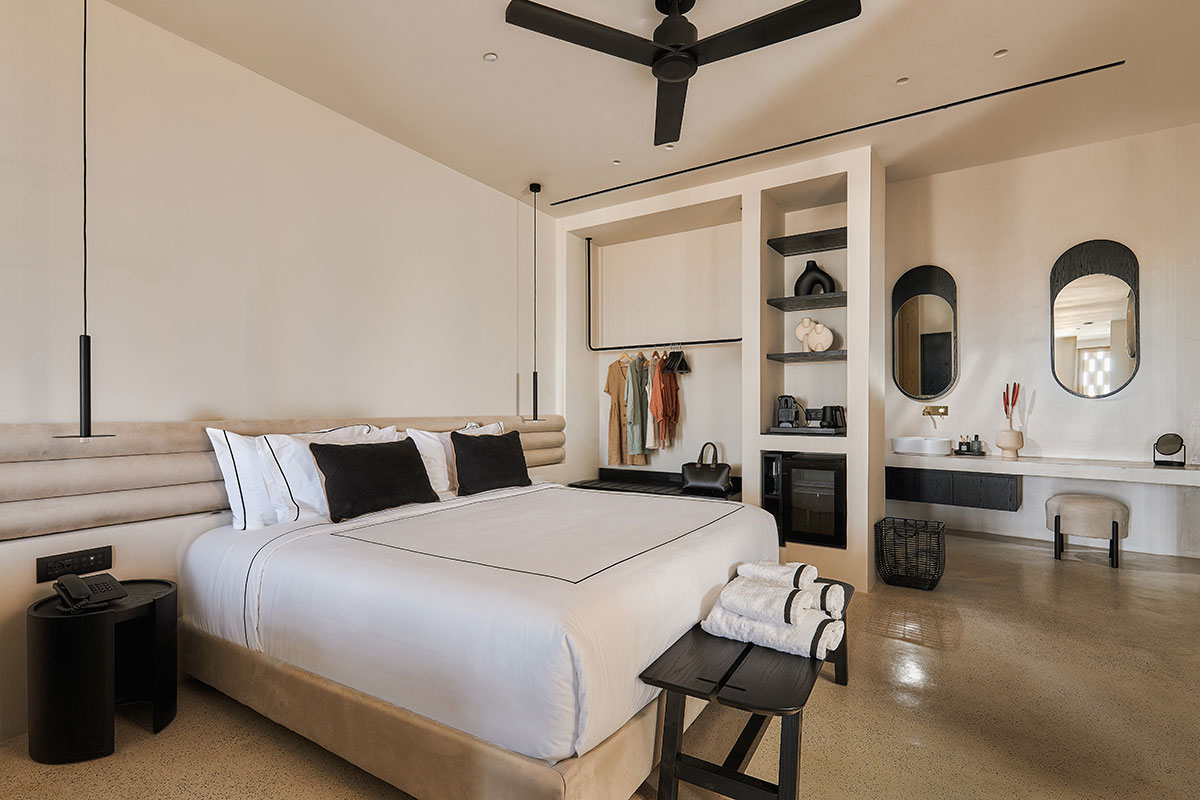 Master Suite with Private Pool