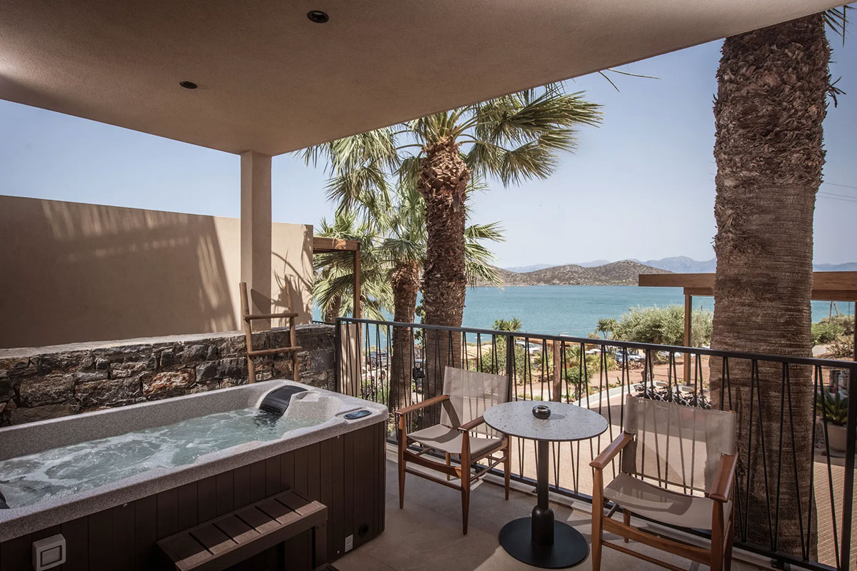 Superior Room Jacuzzi Sea View